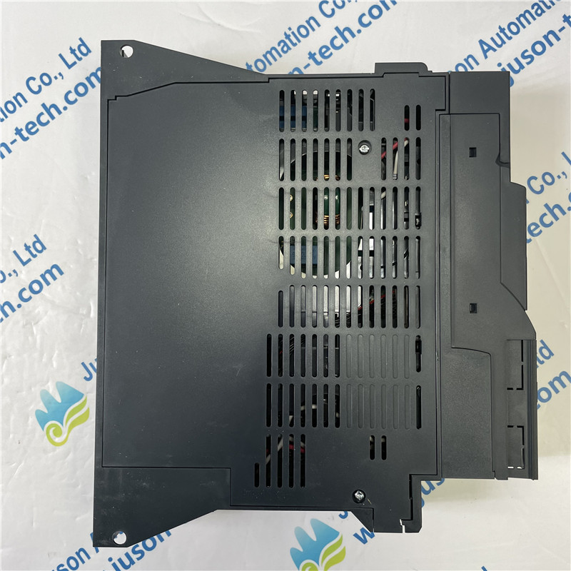 Schneider Inverter ATV320U04M2B Variable speed drive, Altivar Machine ATV320, 0.37 kW, 200...240 V, 1 phase, book