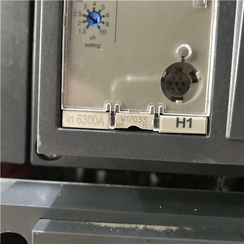 Schneider MT 63 H1 2.0 6300A draw-out type 4P breakers for power distribution