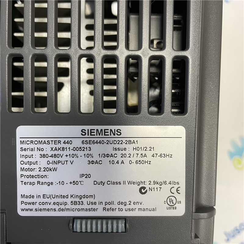 SIEMENS 6SE6440-2UD22-2BA1 MICROMASTER 440 without filter 380-480 V 3 AC +10/-10% 47-63 Hz constant torque 2.2 kW overload 150% 60 s